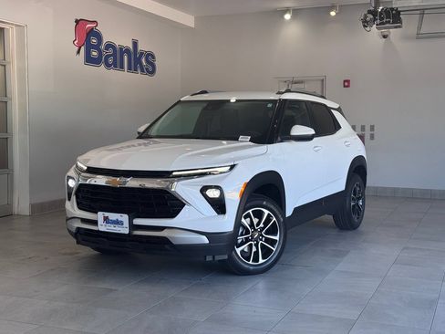 Certified 2025 Chevrolet TrailBlazer LT AWD/4WD image 2