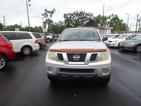 Used 2015 Nissan Frontier SV w/ SV Value Truck Package image 4