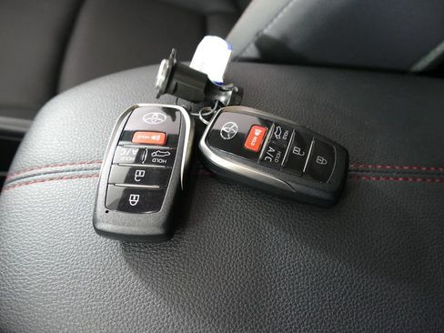Used 2024 Toyota RAV4 XSE w/ Premium Package AWD/4WD image 23