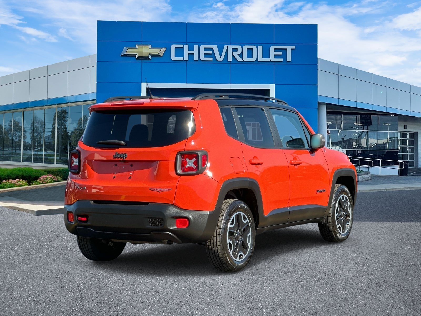 Used 2016 Jeep Renegade Trailhawk w/ Popular Equipment Group AWD/4WD image 3