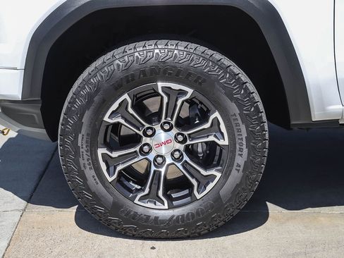 Used 2024 GMC Canyon AT4 AWD/4WD image 11