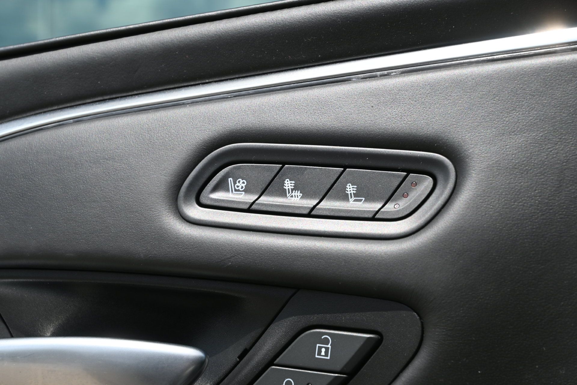 Certified 2023 Cadillac Escalade V AWD/4WD image 16