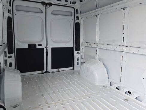 Used 2026 RAM ProMaster 2500 w/ Convenience Group FWD image 12