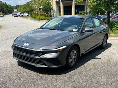 Used 2025 Hyundai Elantra SE