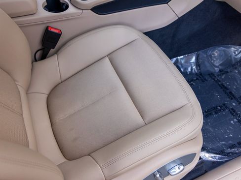 Certified 2025 Porsche Macan image 50