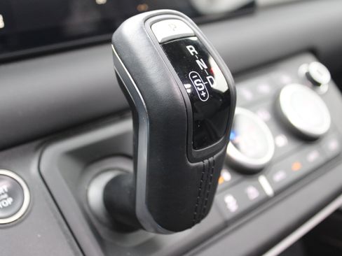 Used 2024 Land Rover Defender 110 S image 27