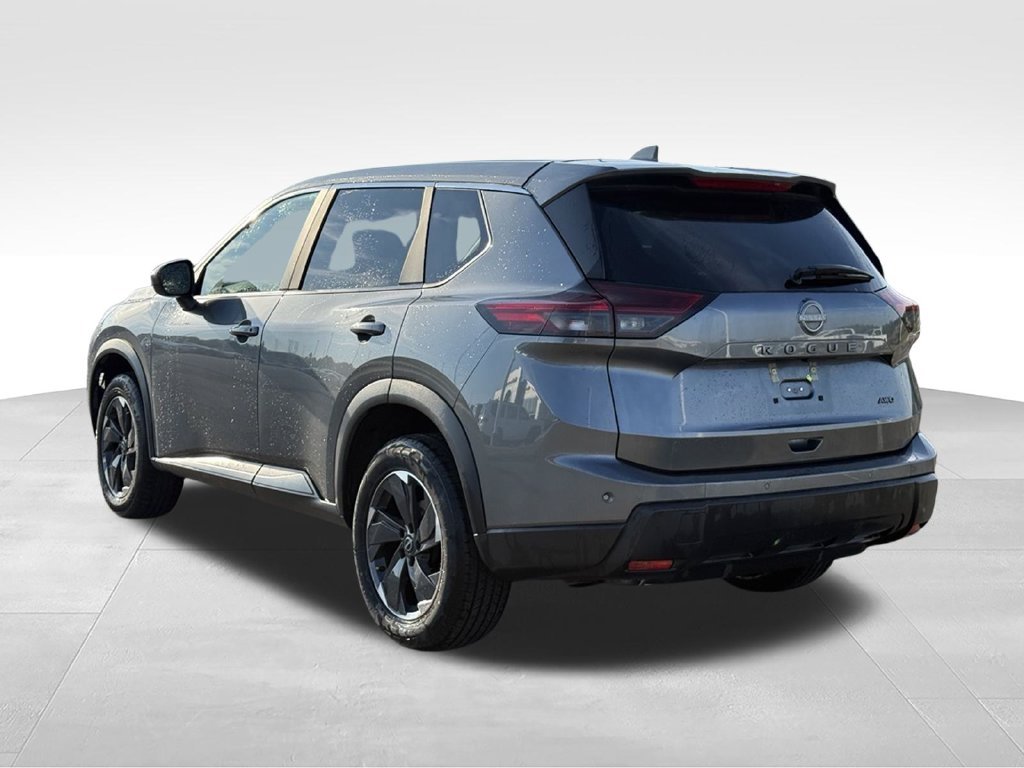 Used 2025 Nissan Rogue SV AWD/4WD image 3