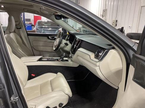 Used 2021 Volvo XC60 T6 Inscription w/ Advanced Package image 10