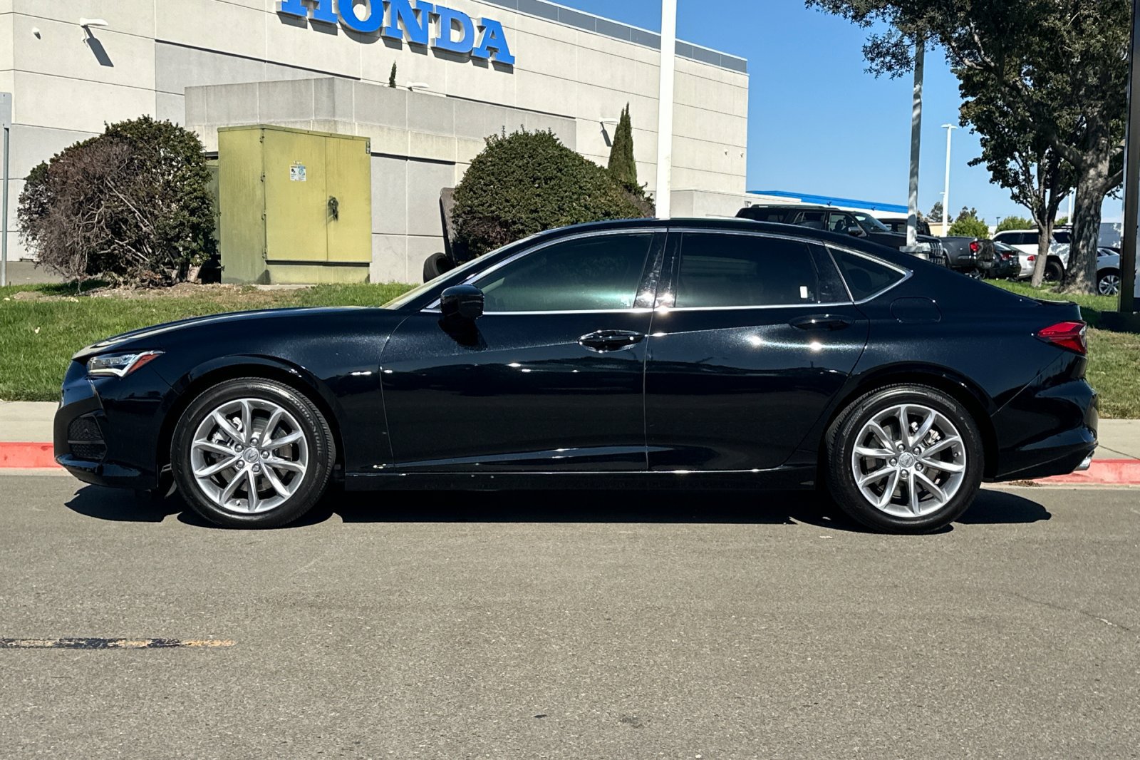 Used 2023 Acura TLX FWD image 7