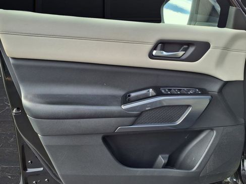 Used 2022 Nissan Pathfinder SL w/ SL Premium Package image 12