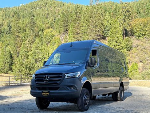 Used 2024 Mercedes-Benz Sprinter 3500 image 25