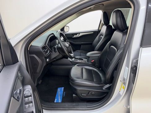 Used 2020 Ford Escape SEL image 18