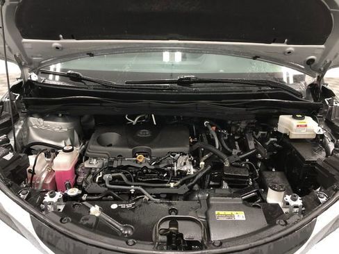 Used 2021 Toyota Sienna XLE FWD image 22
