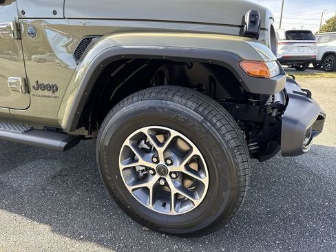 New 2025 Jeep Gladiator Sport AWD/4WD image 10