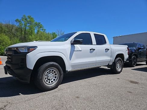 Used 2023 Chevrolet Colorado W/T w/ WT Convenience Package AWD/4WD image 2