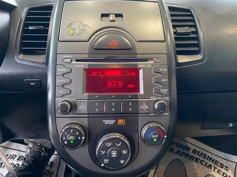 Used 2011 Kia Soul + image 21