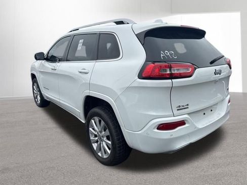 Used 2016 Jeep Cherokee Overland w/ Technology Group AWD/4WD image 3