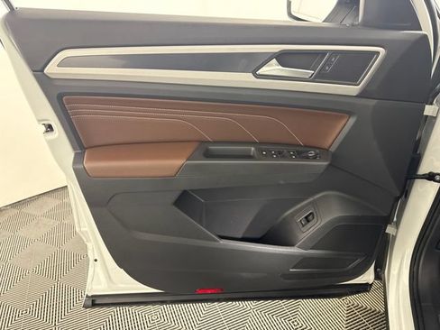 Used 2023 Volkswagen Atlas SEL R-Line AWD/4WD image 30