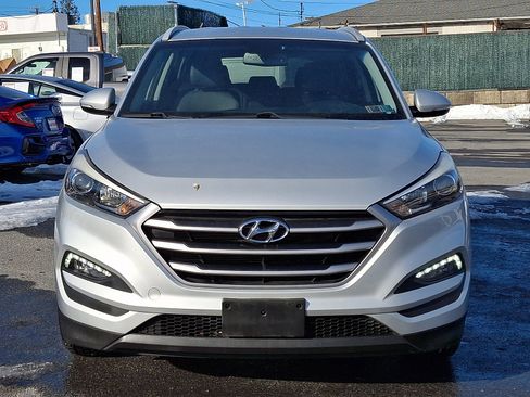 Used 2017 Hyundai Tucson SE Plus w/ Cargo Package image 2