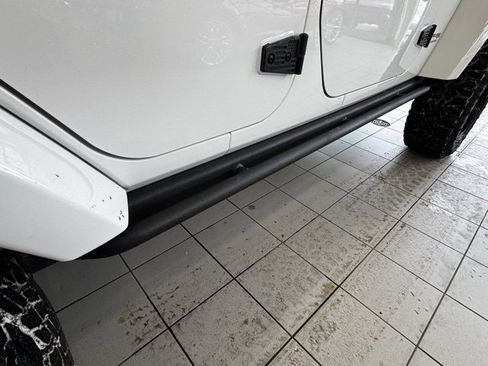 Used 2018 Jeep Wrangler Unlimited Sport image 31