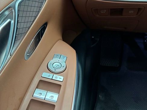 Used 2023 Genesis GV70 2.5T w/ Advanced Package image 25