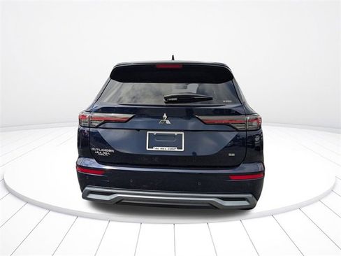 New 2025 Mitsubishi Outlander SE image 4