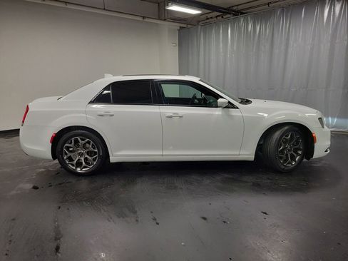 Used 2017 Chrysler 300 S w/ 300S Premium Group image 10