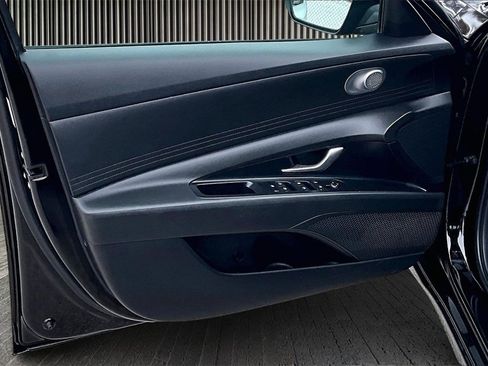 Used 2023 Hyundai Elantra SEL image 22