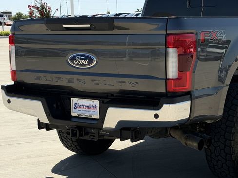 Used 2018 Ford F250 Lariat w/ Lariat Ultimate Package AWD/4WD image 6