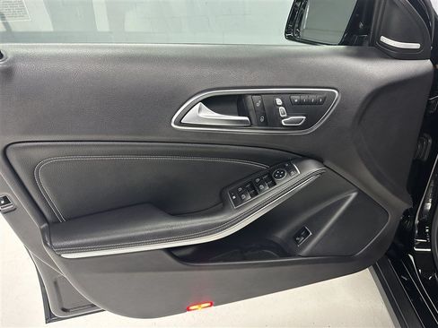 Used 2020 Mercedes-Benz GLA 250 4MATIC image 18