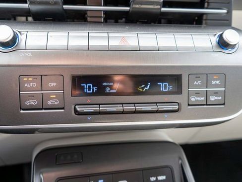 Used 2024 Hyundai Kona SEL w/ Convenience Package AWD/4WD image 30