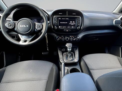 Used 2022 Kia Soul LX FWD image 8