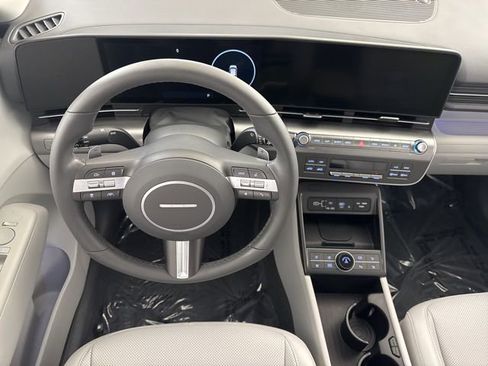 Used 2025 Hyundai Kona Limited AWD/4WD image 23