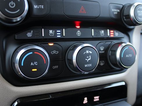 Used 2022 RAM 1500 Laramie w/ Off Road Group image 23