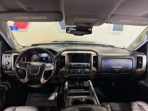 Used 2019 GMC Sierra 2500 Denali w/ Duramax Plus Package AWD/4WD image 9