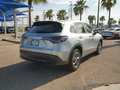 Used 2027 Honda HR-V LX image 9