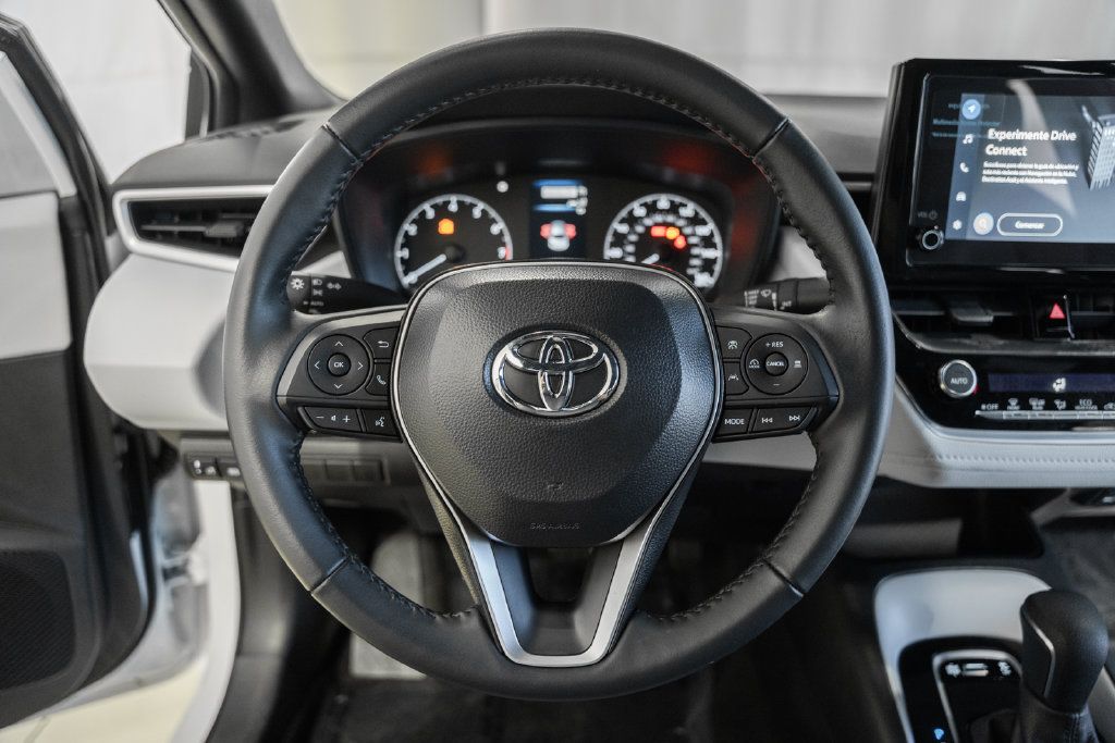 Used 2025 Toyota Corolla SE FWD image 26