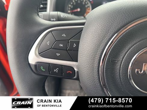 Used 2021 Jeep Renegade Latitude image 32