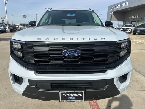 New 2026 Ford Expedition Active RWD image 8