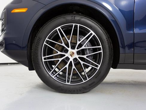 New 2026 Porsche Cayenne image 11