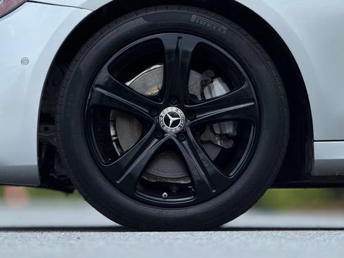 Used 2019 Mercedes-Benz E 300 4MATIC image 18