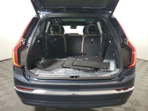 Used 2026 Volvo XC90 B6 Plus w/ Protection Package Premier AWD/4WD image 11