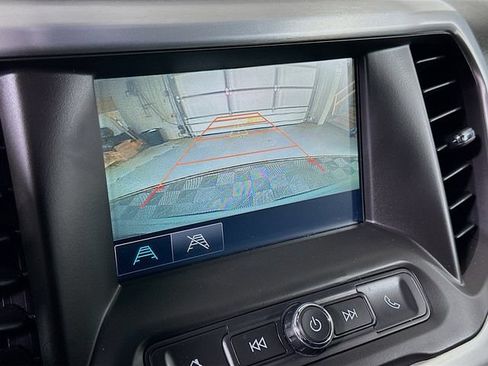 Used 2017 GMC Acadia SLE w/ Driver Alert Package I FWD image 18