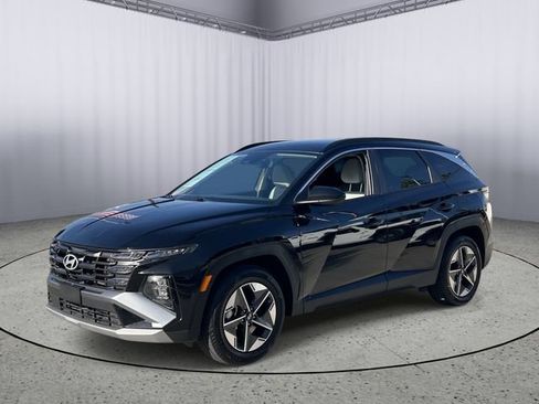 Used 2025 Hyundai Tucson SEL FWD image 2