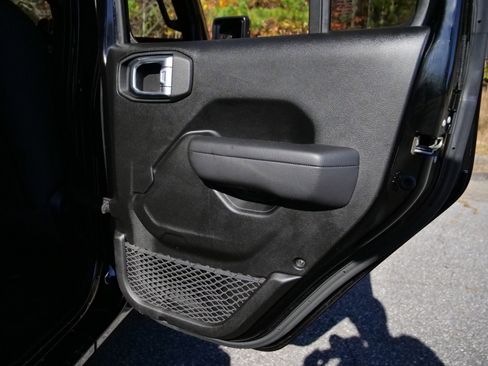 Used 2022 Jeep Wrangler Unlimited Sport image 37