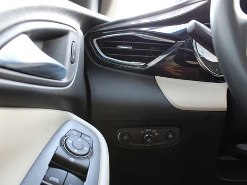 Used 2023 Buick Encore GX Select FWD image 24