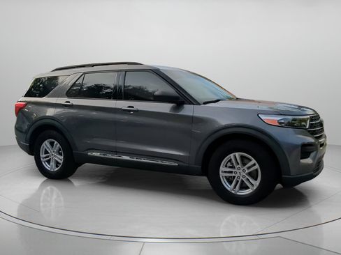 Certified 2021 Ford Explorer XLT RWD image 35