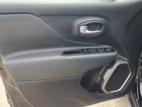 Used 2020 Jeep Renegade Limited AWD/4WD image 7