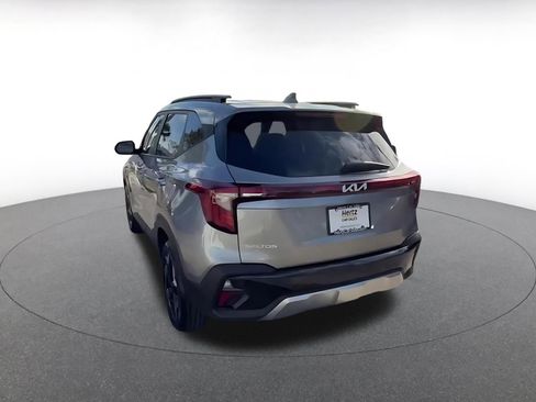 Used 2025 Kia Seltos S image 11