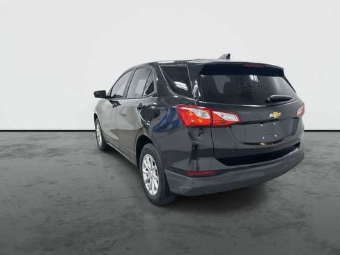 Used 2020 Chevrolet Equinox LS AWD/4WD image 2